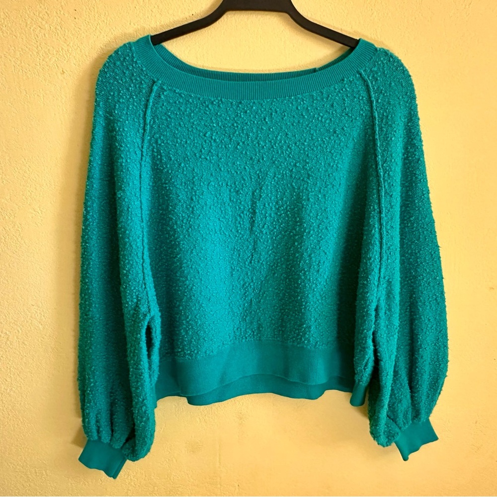 Free People Green Crew Neck Sweater with Relaxed Fit / shorts